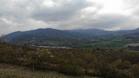 Vista da Bramaiano: versante sinistro della valle.